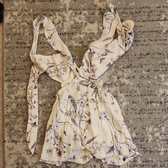 Floral Ruffle Romper - Picture 3 of 5